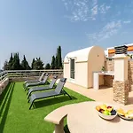 Διαμέρισμα With Pool In The Heart Of Μαρμπέλλα