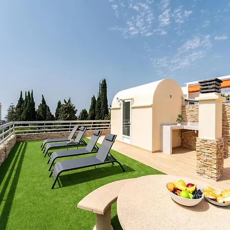 Apartamento With Pool In The Heart Of Marbella